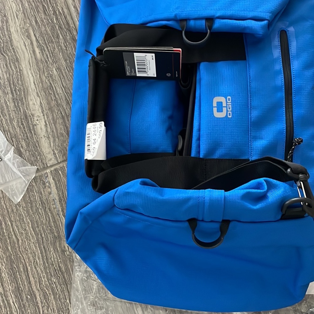 Ogio Duffle bag - 🆕 with tags